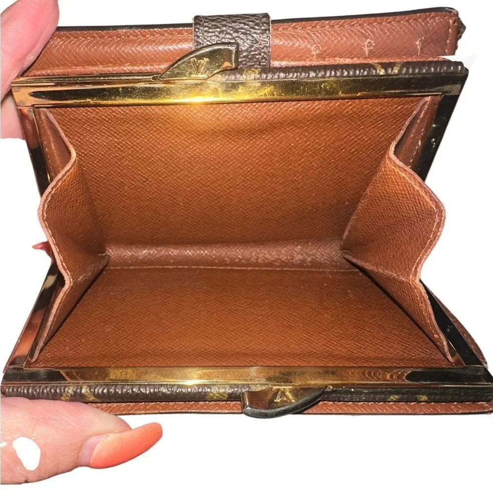 Louis Vuitton Monogram Kisslock Wallet